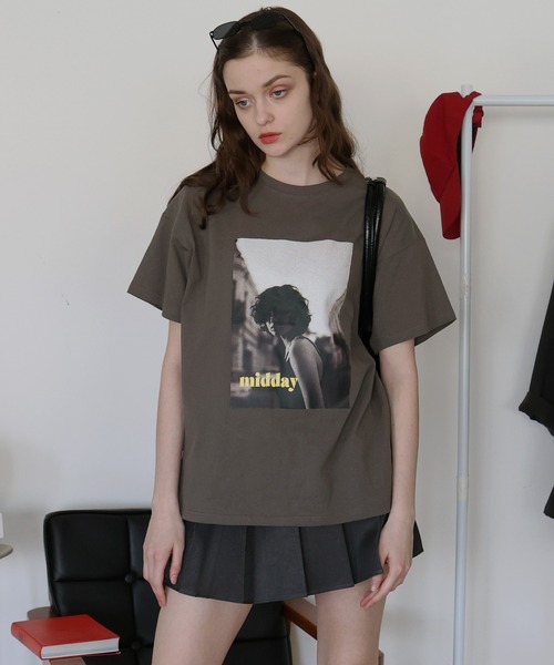Mili affinity(ミリアフィニティー)の「【入荷禁止】フォトプリントオーバーサイズショートスリーブTシャツ(Tシャツ/カットソー・レディース・ブラック/オフホワイト/チャコール・FREE)」の13枚目の写真