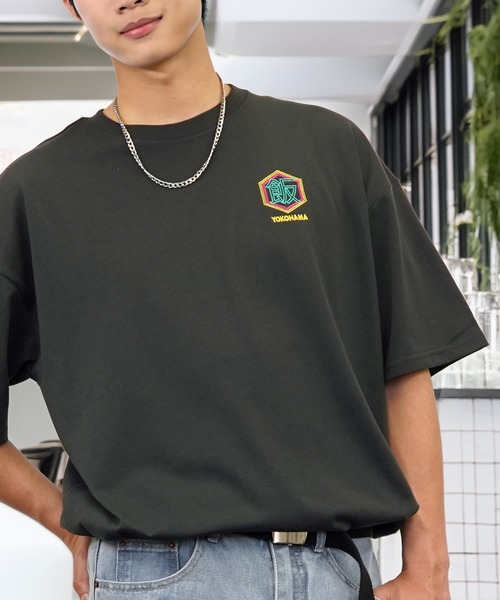 【関税込】 刺繍ロゴ半袖Tシャツ - ブラック KGRWNEWSTANDARDロゴ刺繍半袖Tシャツ