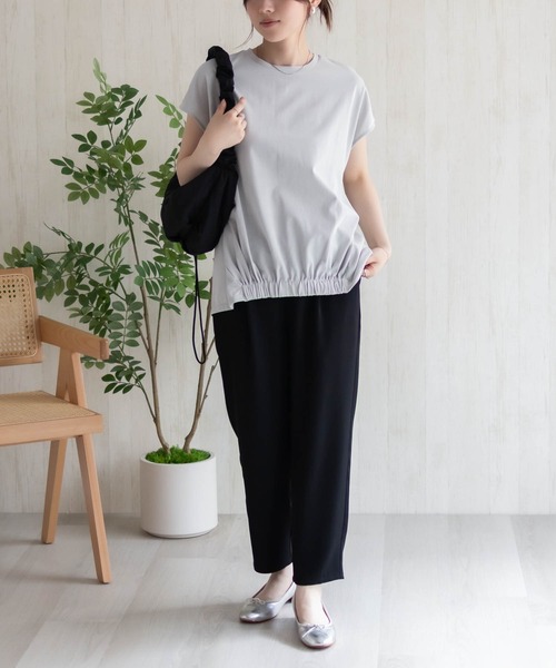 HusHusH（ハッシュアッシュ）の「HusHusH 裾ゴムフレンチTシャツ（Tシャツ/カットソー・レディース・グレイッシュベージュ/ブラック/コーラルピンク・M/L）」の4枚目の写真