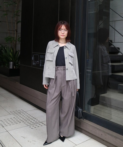 UNITED TOKYO(ユナイテッドトウキョウ)の「【すっきり決まる上質素材のスラックス】ACETATEダブルタックワイドパンツ|ウォッシャブル/セットアップ/防シワ/オフィスカジュアル/春服/夏服(スラックス・レディース・アイボリー/ブラック/グレー/ブラウン・1/2)」の11枚目の写真