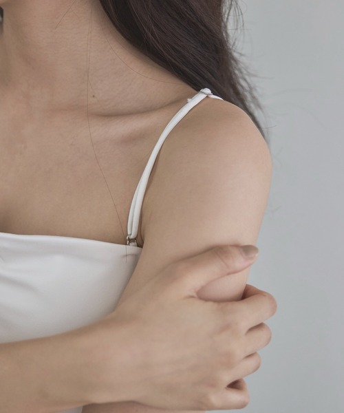 feepur(フェピュール)の「カップ付き2wayブラトップ(キャミソール・レディース・ブラック/オフホワイト・MEDIUM)」の19枚目の写真