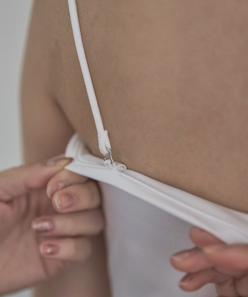 feepur(フェピュール)の「カップ付き2wayブラトップ(キャミソール・レディース・ブラック/オフホワイト・MEDIUM)」の21枚目の写真