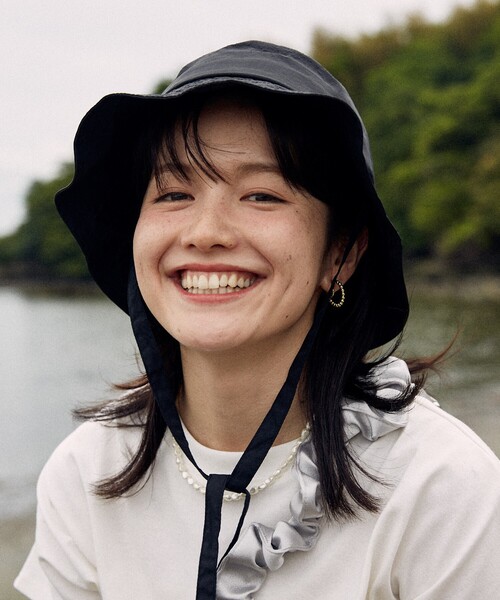 FREAK'S STORE（フリークスストア）の「【Beach & Festival】2way UV 撥水ナイロン 紐付きサファリハット（ハット・レディース・ブラック/オリーブ/ベージュ・ONE SIZE）」の11枚目の写真