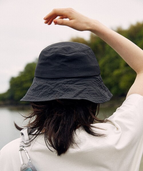 FREAK'S STORE（フリークスストア）の「【Beach & Festival】2way UV 撥水ナイロン 紐付きサファリハット（ハット・レディース・ブラック/オリーブ/ベージュ・ONE SIZE）」の14枚目の写真