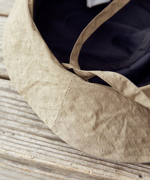 FREAK'S STORE（フリークスストア）の「【Beach & Festival】2way UV 撥水ナイロン 紐付きサファリハット（ハット・レディース・ブラック/オリーブ/ベージュ・ONE SIZE）」の15枚目の写真