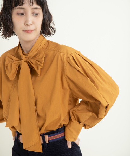 Dot&Stripes CHILD WOMAN(ドットアンドストライプス チャイルドウーマン)の「50タイプライター 切替袖 ボウタイブラウス(シャツ/ブラウス・レディース・ホワイト/ネイビー/マスタード・FREE)」の1枚目の写真