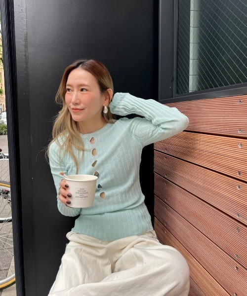 StyleSea（スタイルシー）の「フロントホールスリットニットプルオーバー（ニット/セーター・レディース・オフホワイト/ブラック/ミント/ラベンダー/イエロー/ピンク・FREE）」の10枚目の写真