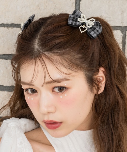 ROJITA（ロジータ）の「シアーチェックパールリボンクリップセット（バレッタ/ヘアクリップ・レディース・ブラック/ピンク・FREE）」の10枚目の写真