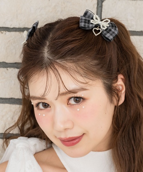 ROJITA（ロジータ）の「シアーチェックパールリボンクリップセット（バレッタ/ヘアクリップ・レディース・ブラック/ピンク・FREE）」の11枚目の写真