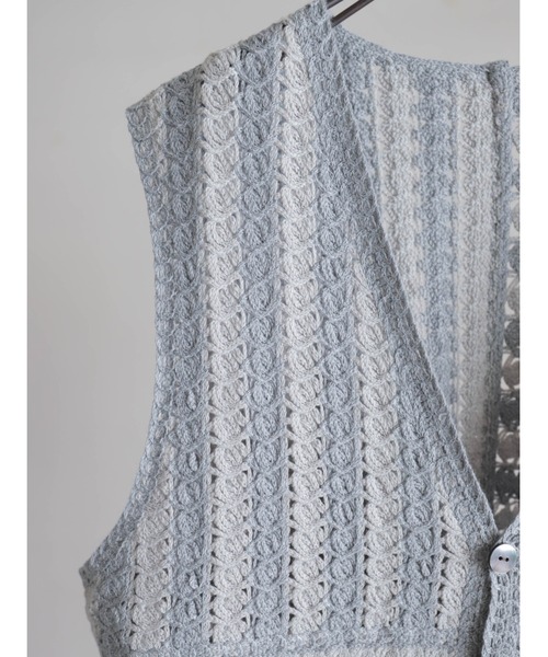 FIL DE FER（フィルデフェール）の「クロシェライクボーダー　ショートベスト（ベスト・レディース・ライトグレー/ブルー・FREE）」の13枚目の写真