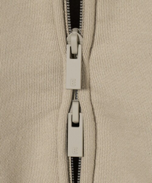 FOG ESSENTIALS（エフオージーエッセンシャルズ）の「＜FEAR OF GOD ESSENTIALS＞モダン フリース トラック ジャケット（ブルゾン・メンズ・ライトグレー/ベージュ・L/M/S/XS）」の10枚目の写真
