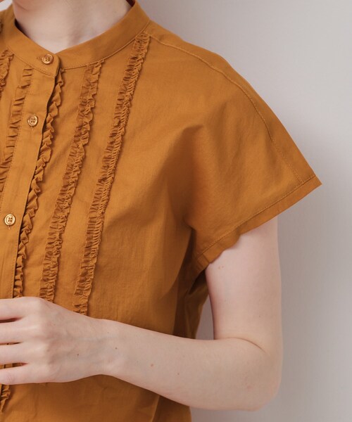 Sunauna（スーナウーナ）の「【コンパクトフリル／3色展開】フレンチスリーブブラウス（シャツ/ブラウス・レディース・ブラック/オフホワイト/オレンジ・40/38）」の8枚目の写真