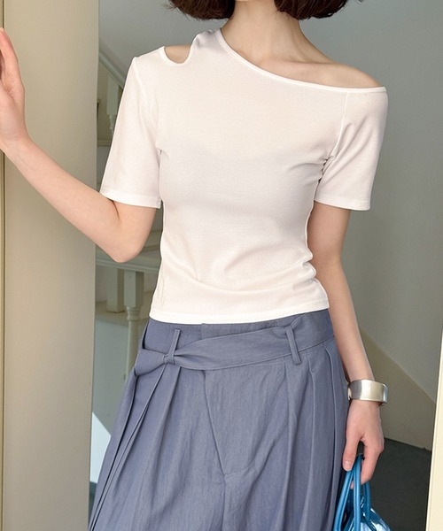 by LEGNA(バイレグナ)の「アシメオフショルダーT(Tシャツ/カットソー・レディース・ブラック/杢グレー/ホワイト・LARGE/MEDIUM)」の9枚目の写真