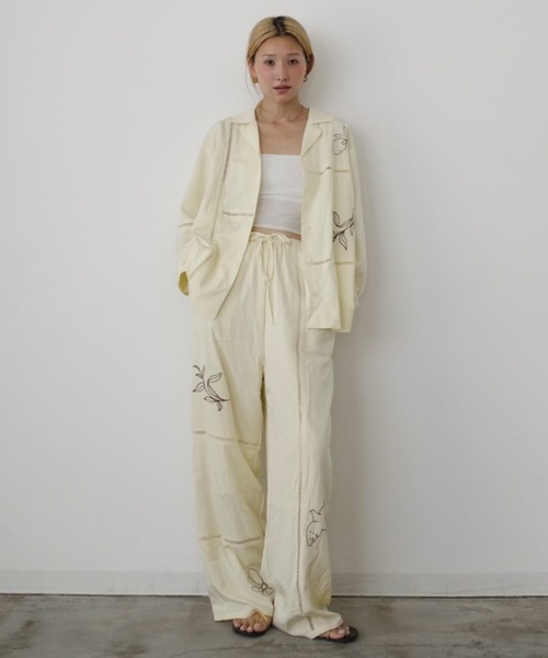 HEILIS(ヘイリス)の「【新色追加】【Hideka Original】刺繍パッチワークパンツ / セットアップ対応 ルーズシルエット イージーパンツ ロング丈 ウエストゴム パンツ ボトムス トレンド 韓国 ボタニカル ボヘミアン ボーホー カジュアル 秋服 春服 夏服 シャツ 刺繍 エンブロイダリー パッチワーク レース ブラック アイボリー ブラウン(その他パンツ・レディース・アイボリー/ブラック/ブラウン・FREE)」の6枚目の写真