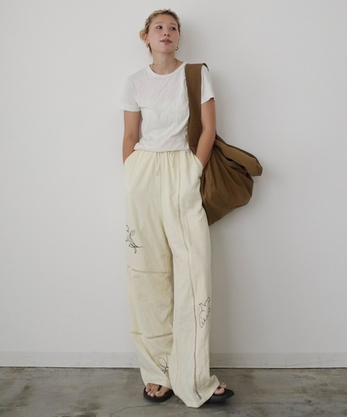HEILIS(ヘイリス)の「【新色追加】【Hideka Original】刺繍パッチワークパンツ / セットアップ対応 ルーズシルエット イージーパンツ ロング丈 ウエストゴム パンツ ボトムス トレンド 韓国 ボタニカル ボヘミアン ボーホー カジュアル 秋服 春服 夏服 シャツ 刺繍 エンブロイダリー パッチワーク レース ブラック アイボリー ブラウン(その他パンツ・レディース・アイボリー/ブラック/ブラウン・FREE)」の20枚目の写真