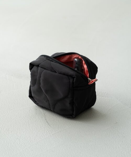 Kastane（カスタネ）の「キルティングナイロンポーチ（ポーチ・レディース・カーキ/ブラック・FREE）」の9枚目の写真