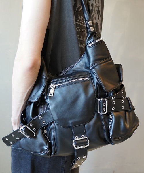 グランジ合皮ショルダーバッグ/ベルト/ユニセックス/Y2K（ショルダー