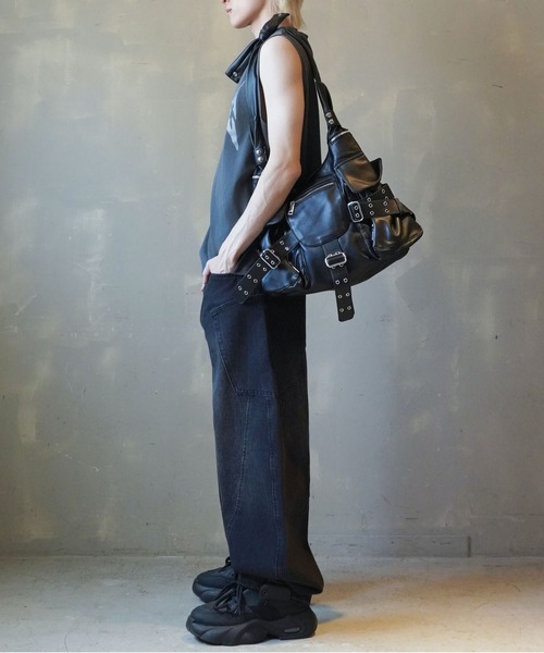 グランジ合皮ショルダーバッグ/ベルト/ユニセックス/Y2K（ショルダー