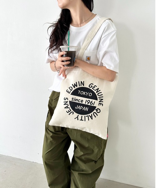 EDWIN（エドウィン）の「EDWIN/エドウィン コットンライク プリント トートバッグ/A3サイズ対応（トートバッグ・メンズ・ホワイト系その他/ホワイト系その他3/オフホワイト/ホワイト系その他2・FREE）」の20枚目の写真