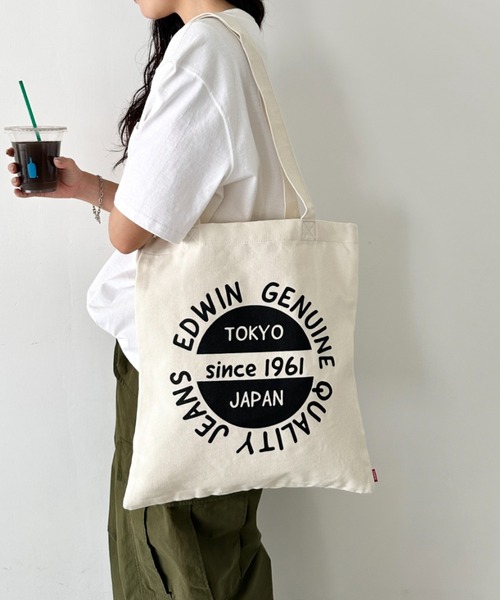 EDWIN（エドウィン）の「EDWIN/エドウィン コットンライク プリント トートバッグ/A3サイズ対応（トートバッグ・メンズ・ホワイト系その他/ホワイト系その他3/オフホワイト/ホワイト系その他2・FREE）」の18枚目の写真