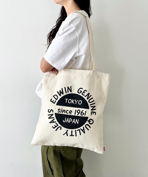 EDWIN（エドウィン）の「EDWIN/エドウィン コットンライク プリント トートバッグ/A3サイズ対応（トートバッグ・メンズ・ホワイト系その他/ホワイト系その他3/オフホワイト/ホワイト系その他2・FREE）」の19枚目の写真