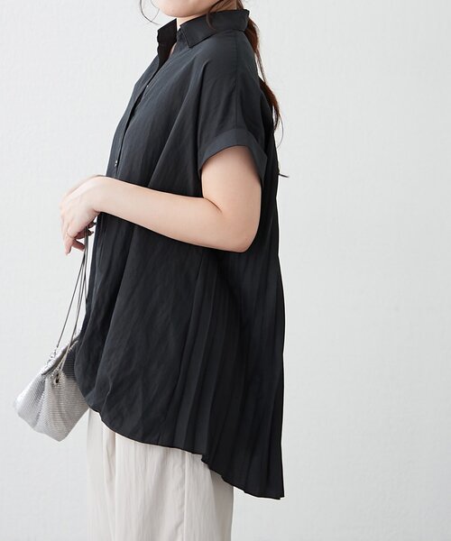 Remind me and forever(リマインドミーアンドフォーエバー)の「バックプリーツスキッパーシャツブラウス(シャツ/ブラウス・レディース・スミクロ/オフホワイト/グレイッシュベージュ・FREE)」の20枚目の写真