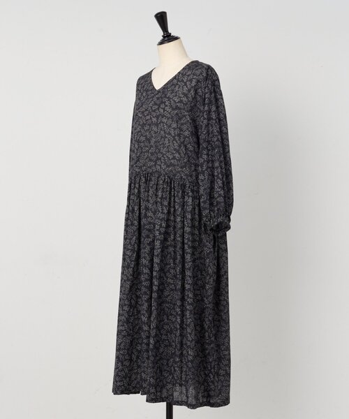 ビアズリー　プリントギャザーワンピ BEARDSLEY（ビアズリー）の「プリントギャザーワンピ（ワンピース