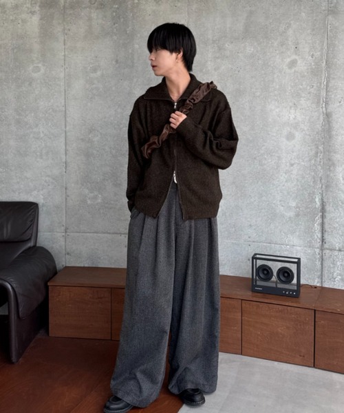 SINSS（シンス）の「3-Tuck wide straight slacks / 3タック