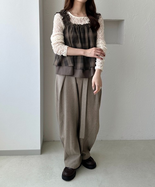 apres jour clair（アプレジュールクレア）の「【apres jour clair】肩フリルチェックトップス（その他トップス・レディース・ブラウン系その他/ブラック系その他/ボルドー・X-LARGE/フリー）」の11枚目の写真