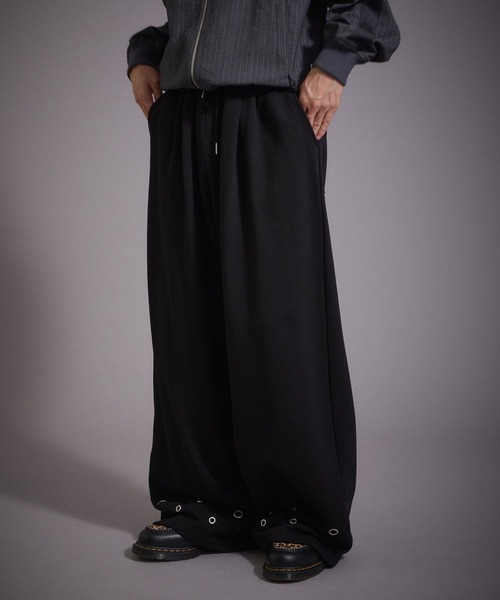 Perushu(ペルーシュ)の「ハトメデザイン裏毛スウェットワイドパンツ(スウェットパンツ・メンズ・ブラック/ブルー/杢グレー・MEDIUM/LARGE)」の4枚目の写真