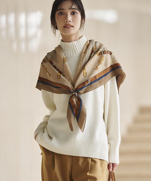 23区（ニジュウサンク）の「カシミヤブレンド ハイネック ニット（ニット/セーター・レディース・ホワイト系/ベージュ系/ライトグレー系/オールドローズ系/ライトグリーン系/ピーコックグリーン系/グレー系/ダルブルー系/パープル系・38）」の2枚目の写真