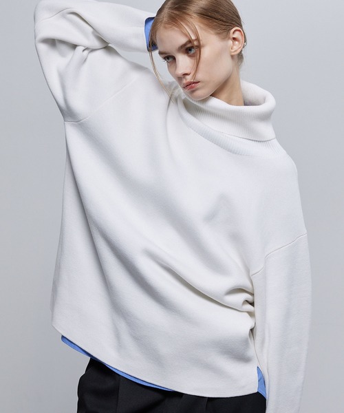 ENDER PRODUCTS(エンダープロダクツ)の「ミラノリブオーバーサイズタートルネックニットプルオーバー【ENDER PRODUCTS/エンダープロダクツ】(ニット/セーター・メンズ・ブルー系/ブラック/チェリーレッド/オフホワイト/グレイッシュベージュ・L/M)」の2枚目の写真