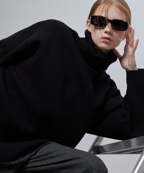 ENDER PRODUCTS(エンダープロダクツ)の「ミラノリブオーバーサイズタートルネックニットプルオーバー【ENDER PRODUCTS/エンダープロダクツ】(ニット/セーター・メンズ・ブルー系/ブラック/チェリーレッド/オフホワイト/グレイッシュベージュ・L/M)」の1枚目の写真