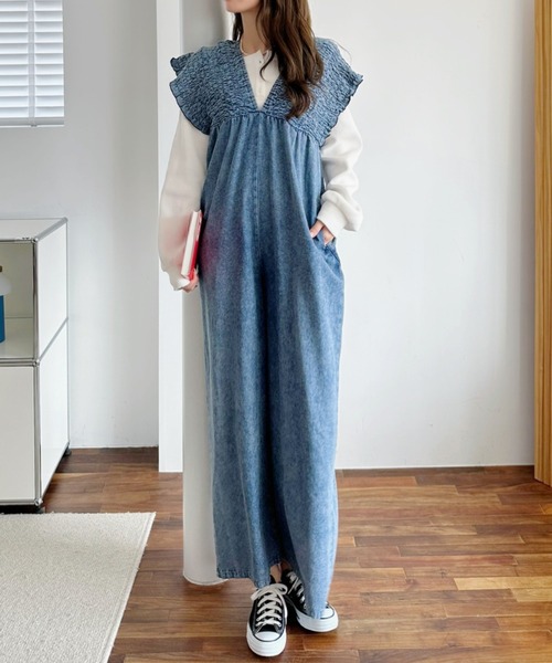 セール】大人カジュアル！胸元シャーリングデニムサロペット