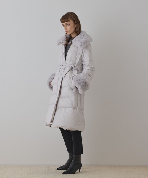 GRACE CONTINENTAL（グレースコンチネンタル）の「ファーカラーロングダウン（ダウンジャケット/コート・レディース・ブラック/キナリ・38/36）」の13枚目の写真