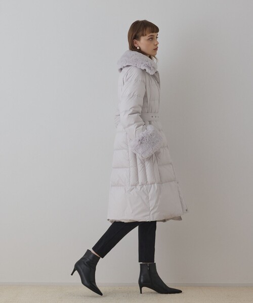 GRACE CONTINENTAL（グレースコンチネンタル）の「ファーカラーロングダウン（ダウンジャケット/コート・レディース・ブラック/キナリ・38/36）」の15枚目の写真