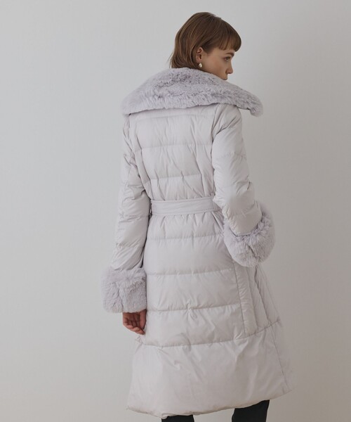 GRACE CONTINENTAL（グレースコンチネンタル）の「ファーカラーロングダウン（ダウンジャケット/コート・レディース・ブラック/キナリ・38/36）」の17枚目の写真