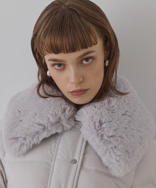 GRACE CONTINENTAL（グレースコンチネンタル）の「ファーカラーロングダウン（ダウンジャケット/コート・レディース・ブラック/キナリ・38/36）」の18枚目の写真