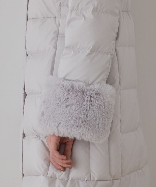 GRACE CONTINENTAL（グレースコンチネンタル）の「ファーカラーロングダウン（ダウンジャケット/コート・レディース・ブラック/キナリ・38/36）」の19枚目の写真