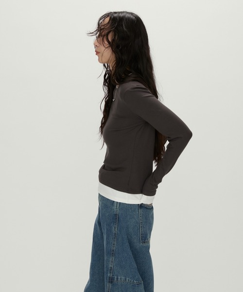 NUJOH(ヌゾ)の「Layered Contrast Long Tee / レイヤードコントラストロンT(Tシャツ/カットソー・レディース・ネイビー/チャコールグレー/ブラウン・FREE)」の5枚目の写真