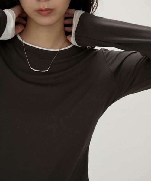 NUJOH(ヌゾ)の「Layered Contrast Long Tee / レイヤードコントラストロンT(Tシャツ/カットソー・レディース・ネイビー/チャコールグレー/ブラウン・FREE)」の9枚目の写真