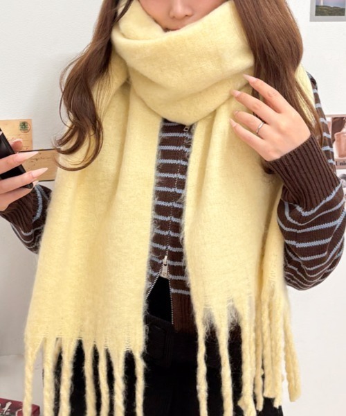 WEGO（ウィゴー）の「WEGO/ワイドフリンジストール（マフラー・レディース・ブラック/ブルー/ダークグレー/ライトピンク/グレー/その他13/ライム/その他10/ピンク/レッド/ブラウン/その他8/グリーン/ライトイエロー/その他7/ライトブラウン/オフホワイト/その他4/その他12/その他9/オレンジ/その他1/その他3/ライトパープル/その他5/その他2/その他11/その他6/その他17/その他15/ライトベージュ/ワイン/その他16/その他14/サックスブルー・FREE）」の13枚目の写真