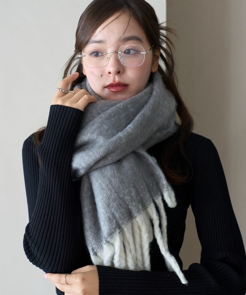 WEGO（ウィゴー）の「WEGO/ワイドフリンジストール（マフラー・レディース・ブラック/ブルー/ダークグレー/ライトピンク/グレー/その他13/ライム/その他10/ピンク/レッド/ブラウン/その他8/グリーン/ライトイエロー/その他7/ライトブラウン/オフホワイト/その他4/その他12/その他9/オレンジ/その他1/その他3/ライトパープル/その他5/その他2/その他11/その他6/その他17/その他15/ライトベージュ/ワイン/その他16/その他14/サックスブルー・FREE）」の3枚目の写真