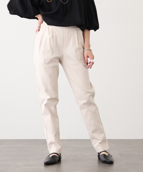 OMNES（オムネス）の「OMNES Another Edition スーパーストレッチツイル裏起毛タックパンツ（スラックス・レディース・ネイビー/チャコール/ブラウン/ライトグレー/カーキ/アイボリー・M/L）」の2枚目の写真