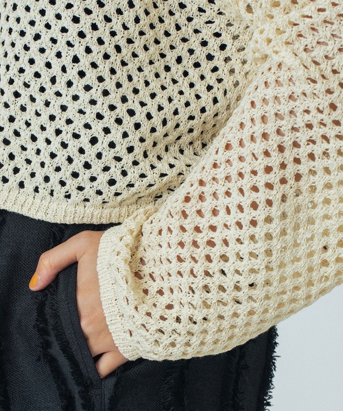 ROSE BUD(ローズバッド)の「MESH KNIT P/O(ニット/セーター・レディース・ブラック/オフホワイト/ブルー・ONE SIZE)」の6枚目の写真