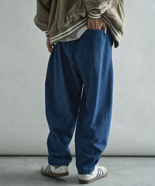 CRAFT STANDARD BOUTIQUE（クラフトスタンダードブティック）の「ワイドクライミングデニムパンツ（デニムパンツ・メンズ・グレー/ライトインディゴブルー/インディゴブルー・M/S/L）」の6枚目の写真