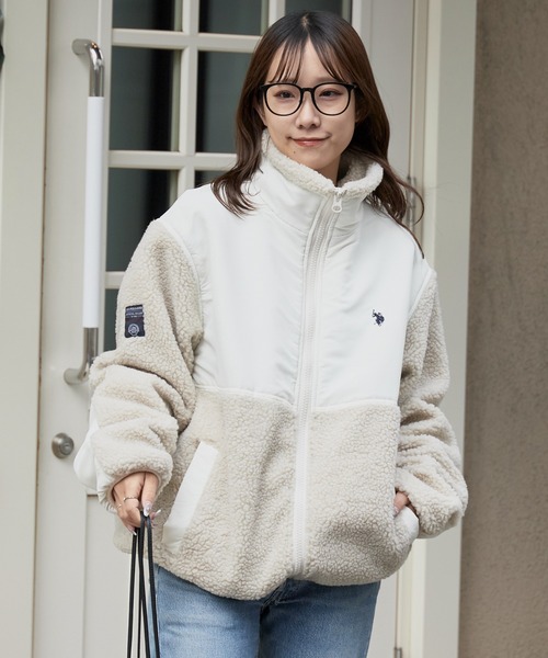 U.S. POLO ASSN.（ユーエスポロアッスン）の「U.S. POLO ASSN./ユーエスポロアッスン ブランドロゴ 切り替えデザイン ボアジャケット（ブルゾン・メンズ・ブラック/カーキ/アイボリー/ネイビー・M/S/L）」の20枚目の写真