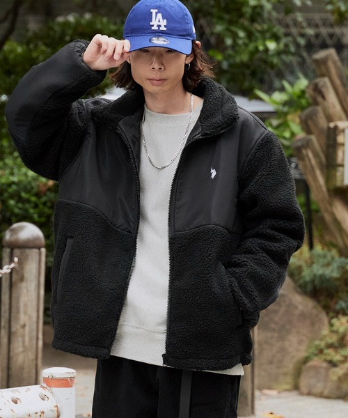 U.S. POLO ASSN.（ユーエスポロアッスン）の「U.S. POLO ASSN./ユーエスポロアッスン ブランドロゴ 切り替えデザイン ボアジャケット（ブルゾン・メンズ・ブラック/カーキ/アイボリー/ネイビー・M/S/L）」の12枚目の写真