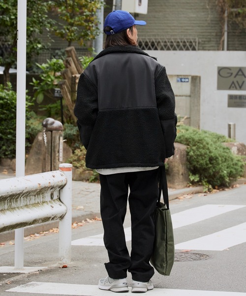 U.S. POLO ASSN.（ユーエスポロアッスン）の「U.S. POLO ASSN./ユーエスポロアッスン ブランドロゴ 切り替えデザイン ボアジャケット（ブルゾン・メンズ・ブラック/カーキ/アイボリー/ネイビー・M/S/L）」の8枚目の写真