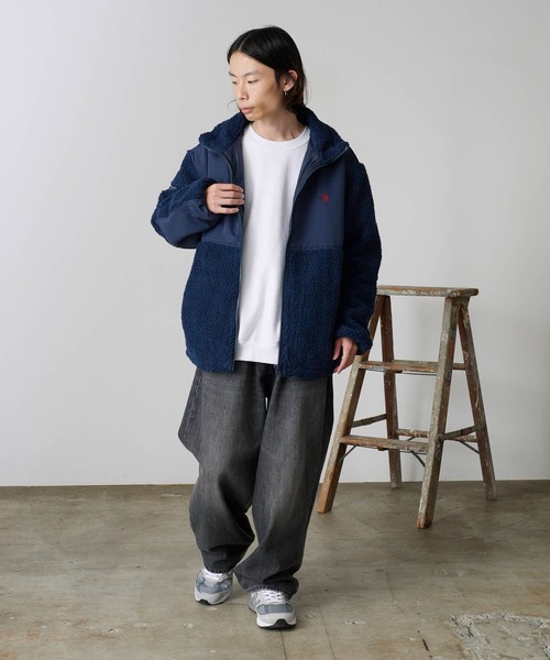 U.S. POLO ASSN.（ユーエスポロアッスン）の「U.S. POLO ASSN./ユーエスポロアッスン ブランドロゴ 切り替えデザイン ボアジャケット（ブルゾン・メンズ・ブラック/カーキ/アイボリー/ネイビー・M/S/L）」の22枚目の写真